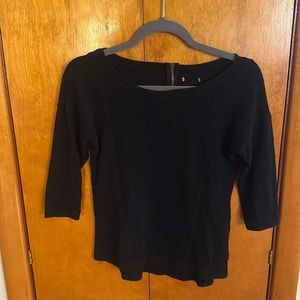 Black Quarter-sleeve Top